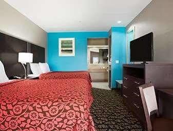Days Inn & Suites By Wyndham Houston North-Spring Westfield Exterior photo